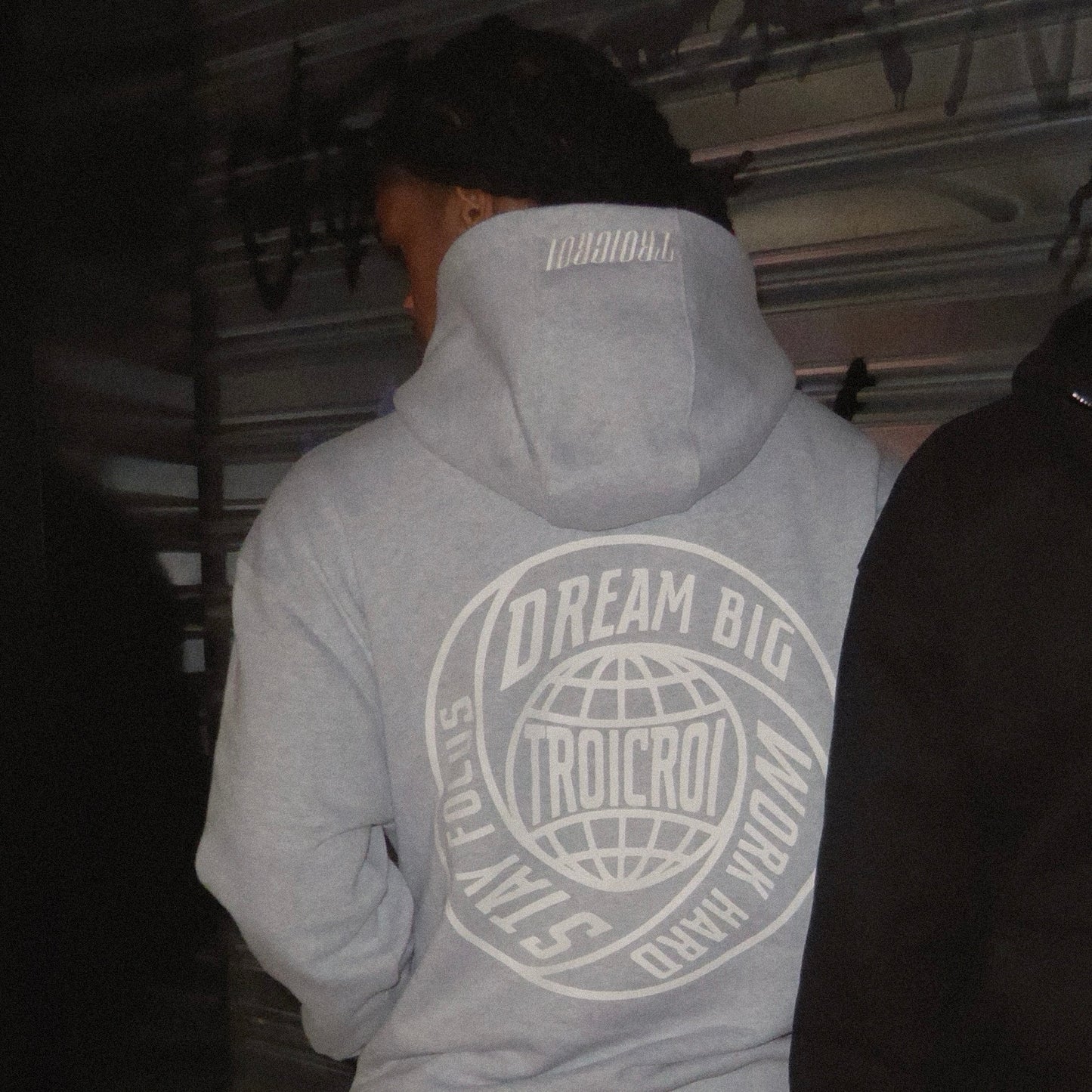 PULL DWS GRIS